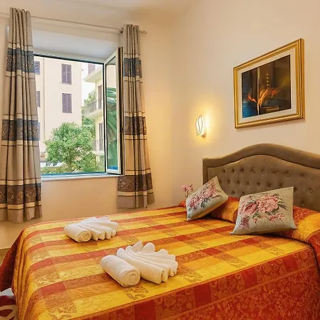 Nexus Palace Apartmán *