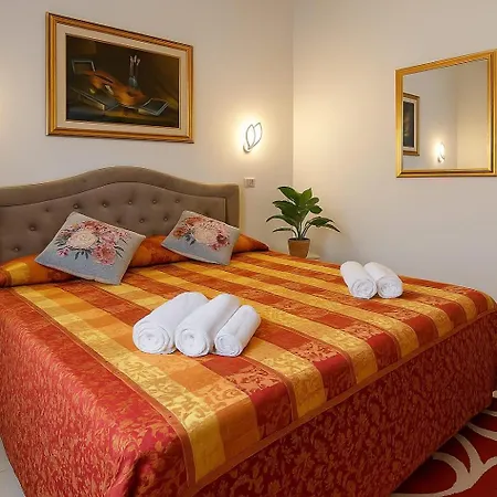 Nexus Palace Apartmán *